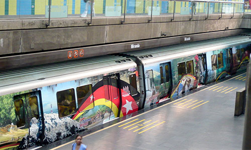 Nuevo lanzamiento de bomba lacrimógena en el metro de Caracas